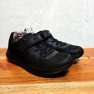 Under Armour All Black Sneakers Kids Size 1. NWOT Shoes have never been worn